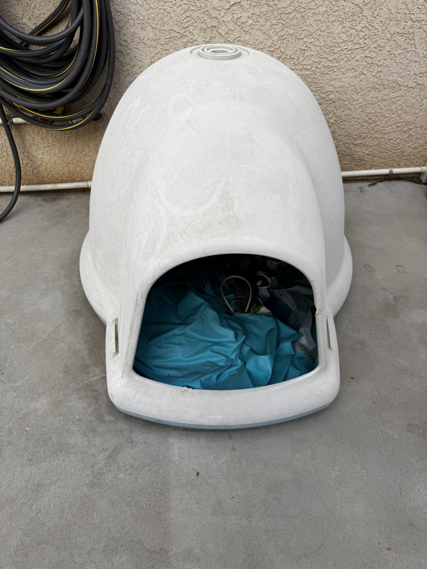 Dog/cat House