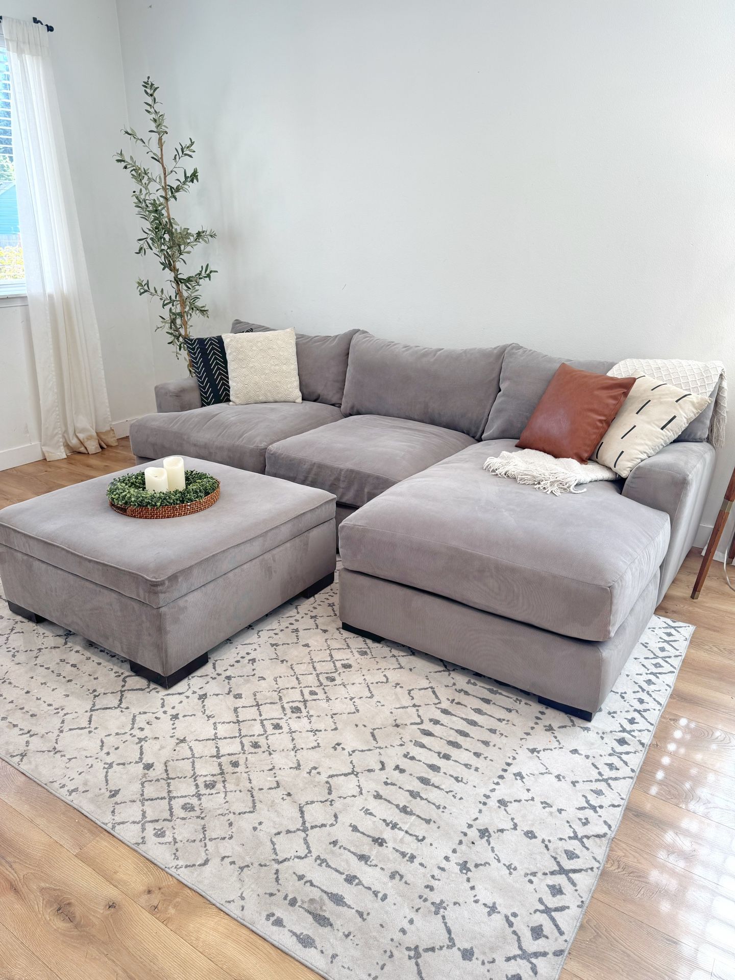 Macys COZY Sectional Couch With Ottoman 