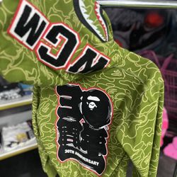 30th ANNIVERSARY BAPE HOODIE 