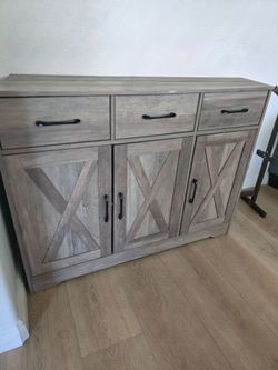 Entry way table