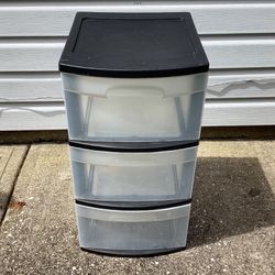 Preowned Sterlite 3 Clear Drawer Plastic Storage Container 24” Tall Black Frame