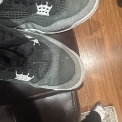 Air Jordan 4 Retro "Fear" sneaker in Men Size 9