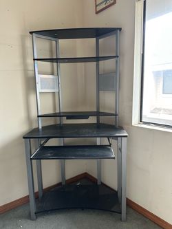 Corner desk