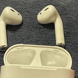 AirPods Second Generation In Good Condition Left AirPod Volume Is Low 