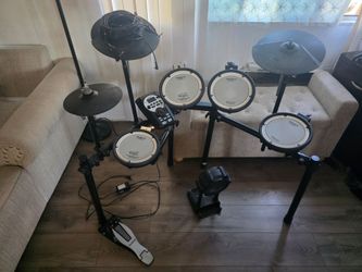 Upgraded roland td11kv electric drum kit with full mesh pads and upgraded kick pedal