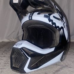 Black And White Fox V1 MIPS Helmet 