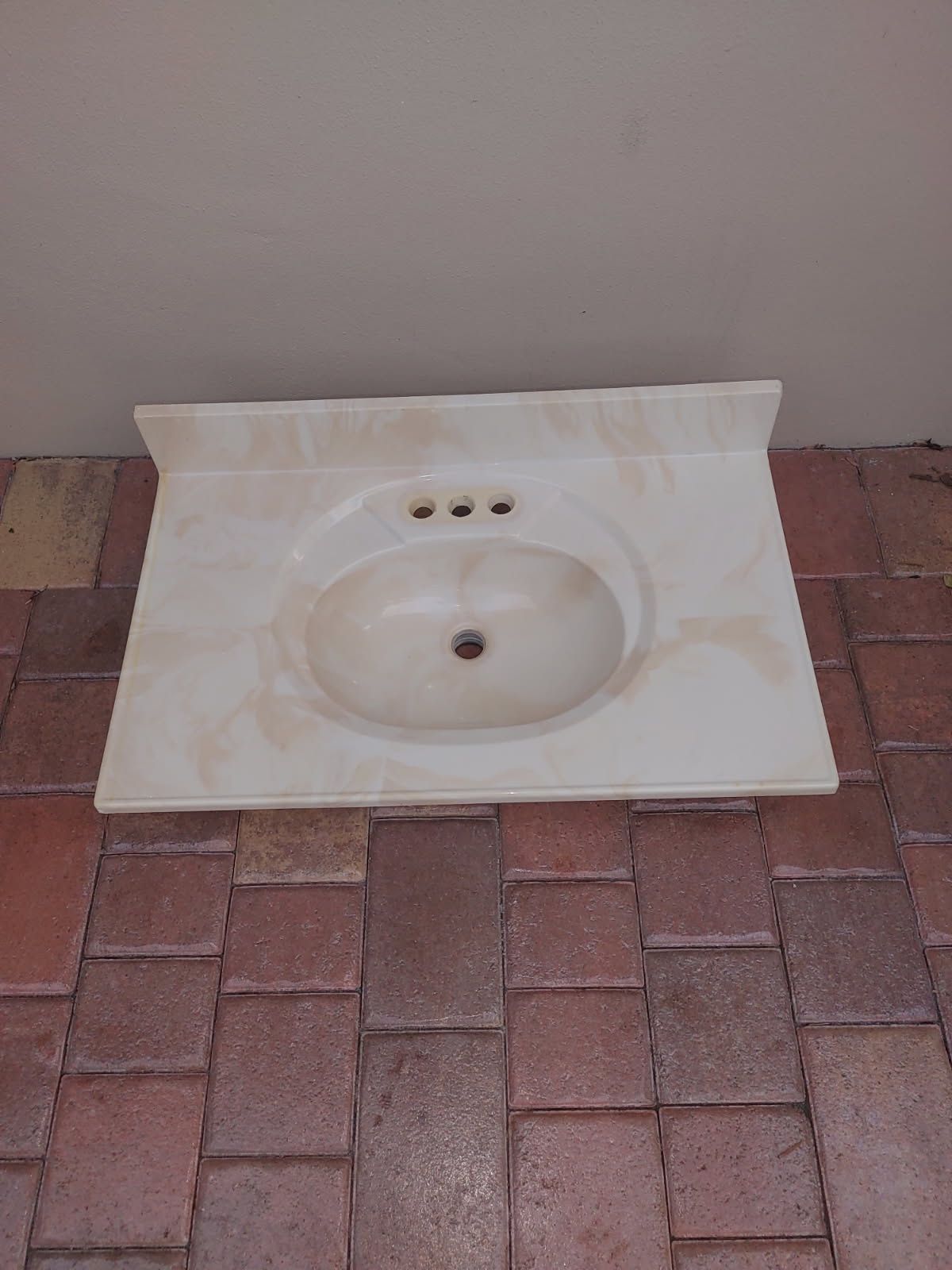 Preowned fiberglass sink