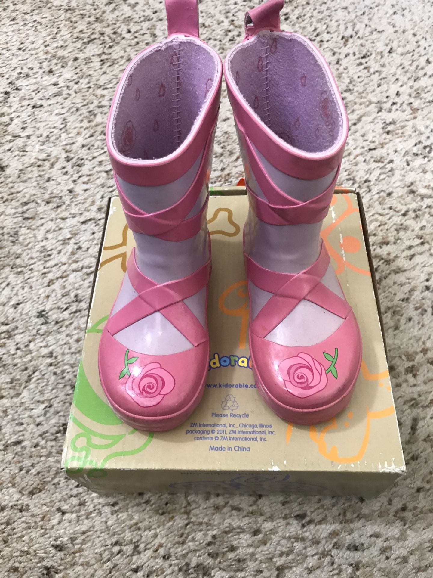 Girl’s Kidorable Rain boots Size 6