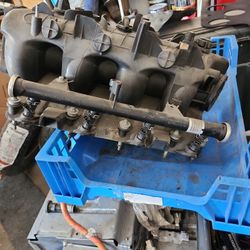 Gmc Intake Manifold W Fuel Rail And Injectors 