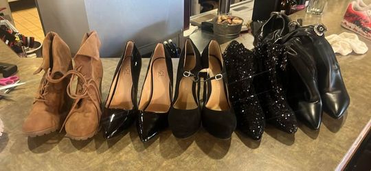 Ladies shoes size 10