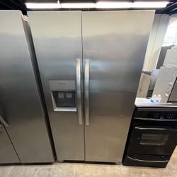 33” FRIGIDAIRE STAINLESS STEEL 2 DOOR FRIDGE