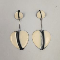 Vintage Heart Leaf Dangle Earrings 