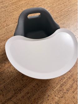 Upseat baby chair w/ tray