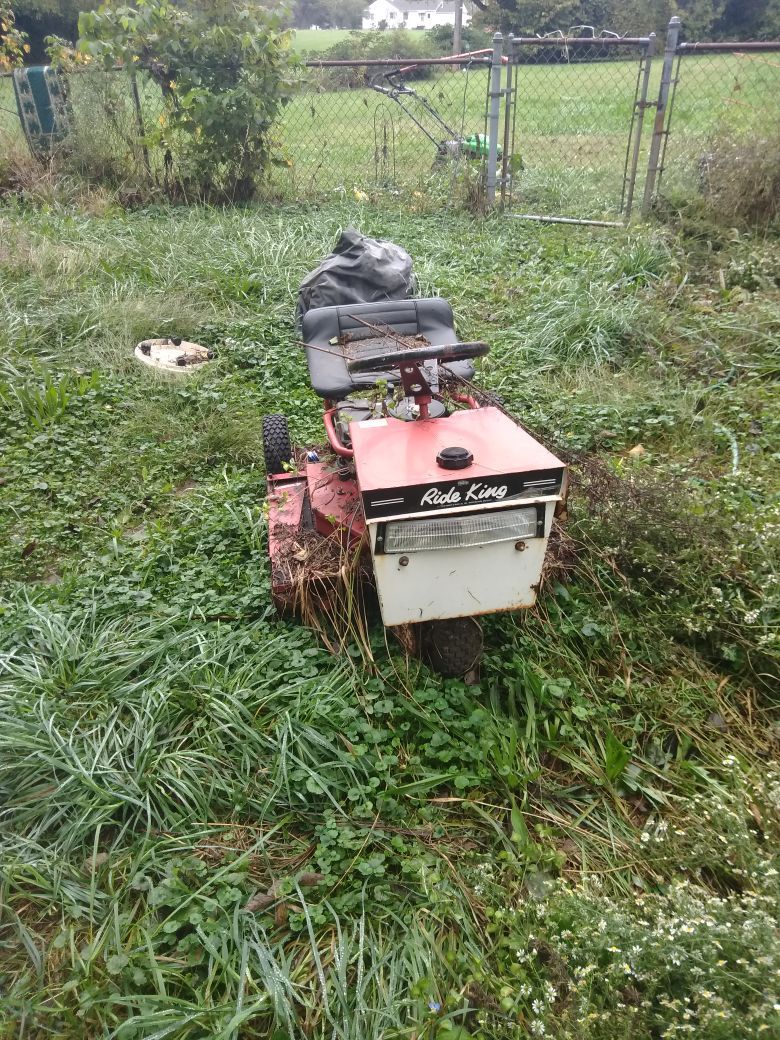 Swisher ride King 3-wheel lawn mower zero turn rare $150