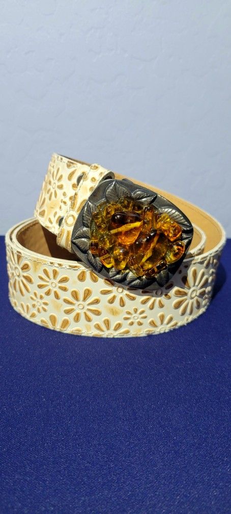 Leather belt with amber beads buckle, made in Italy