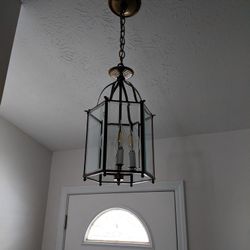 Pendant Light Fixture (4 Bulbs)

Excellent condition.
Pickup only in Brunswick. Thanks.