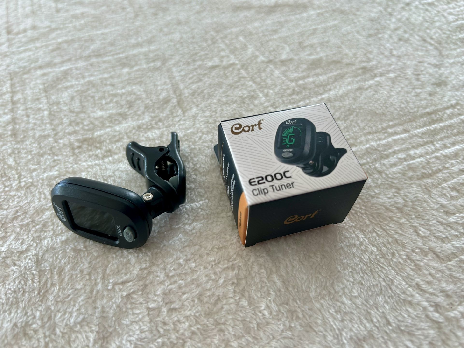 NEW Clip On Chromatic Tuner Guitar Bass Ukulele