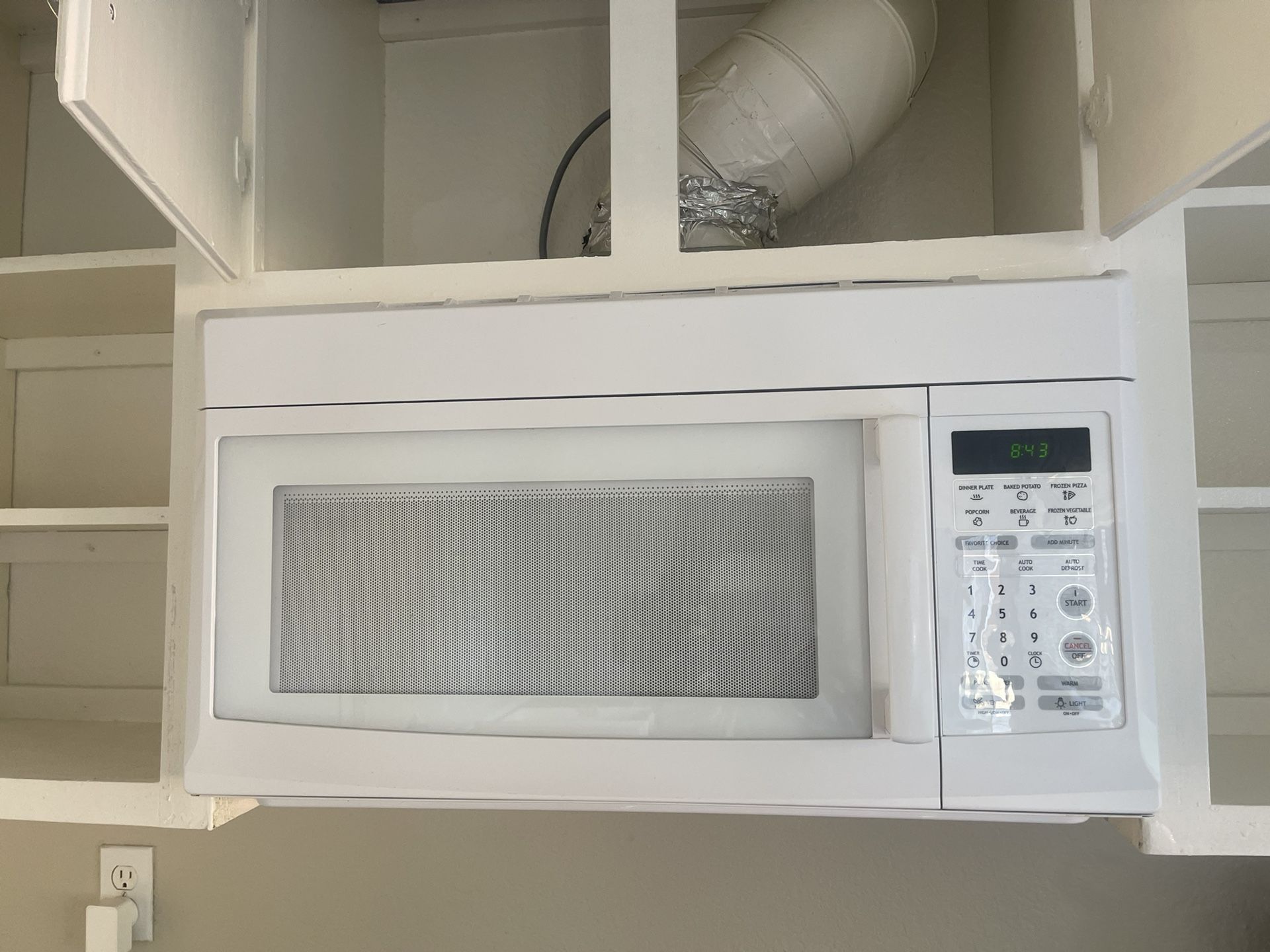 Microwave (Magic Chef Brand)