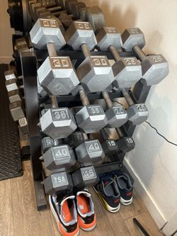 Set Of Cast Iron Hex Dumbbells 15s To 45s  Total : 420 lbs (NO RACK INCLUDED)