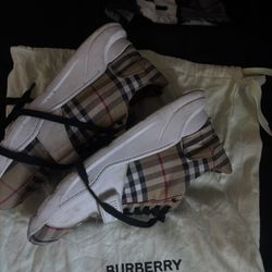 burberry shoes size 44 !
