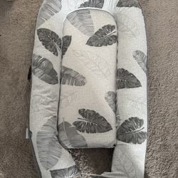 LikeNew- mamibaby Baby Lounger