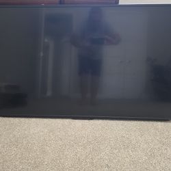 Insignia 55" 4K UHD Flat-Screen TV