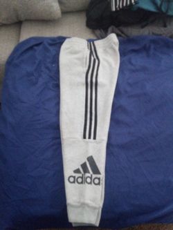 Kids Addidas Sweats pants size Small (8)