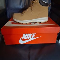 Nike Boots Size 11 1/2  