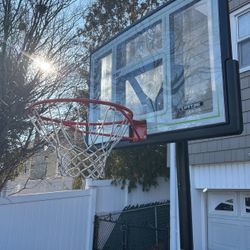Self Stand Basketball HOOP with Net . Brand :lifetime 