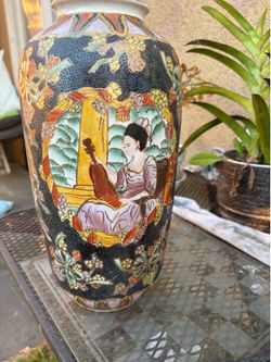 Vintage Japanese Satsuma style vase
