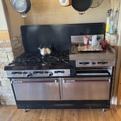 Garland US Range 60” Commercial Gas Range 6 Burner Griddle Double Oven