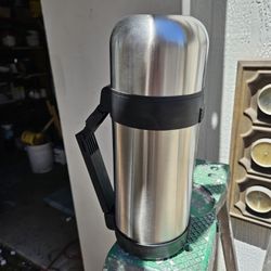 2 Thermos Cold And Hot