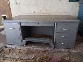 VINTAGE TANKER DESK