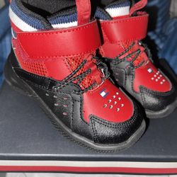 Tommy Hilfiger Size 7 Toddler