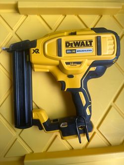 DEWALT 20V MAX Narrow Crown Stapler