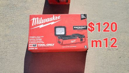 Milwaukee packout Light with usb power source m12