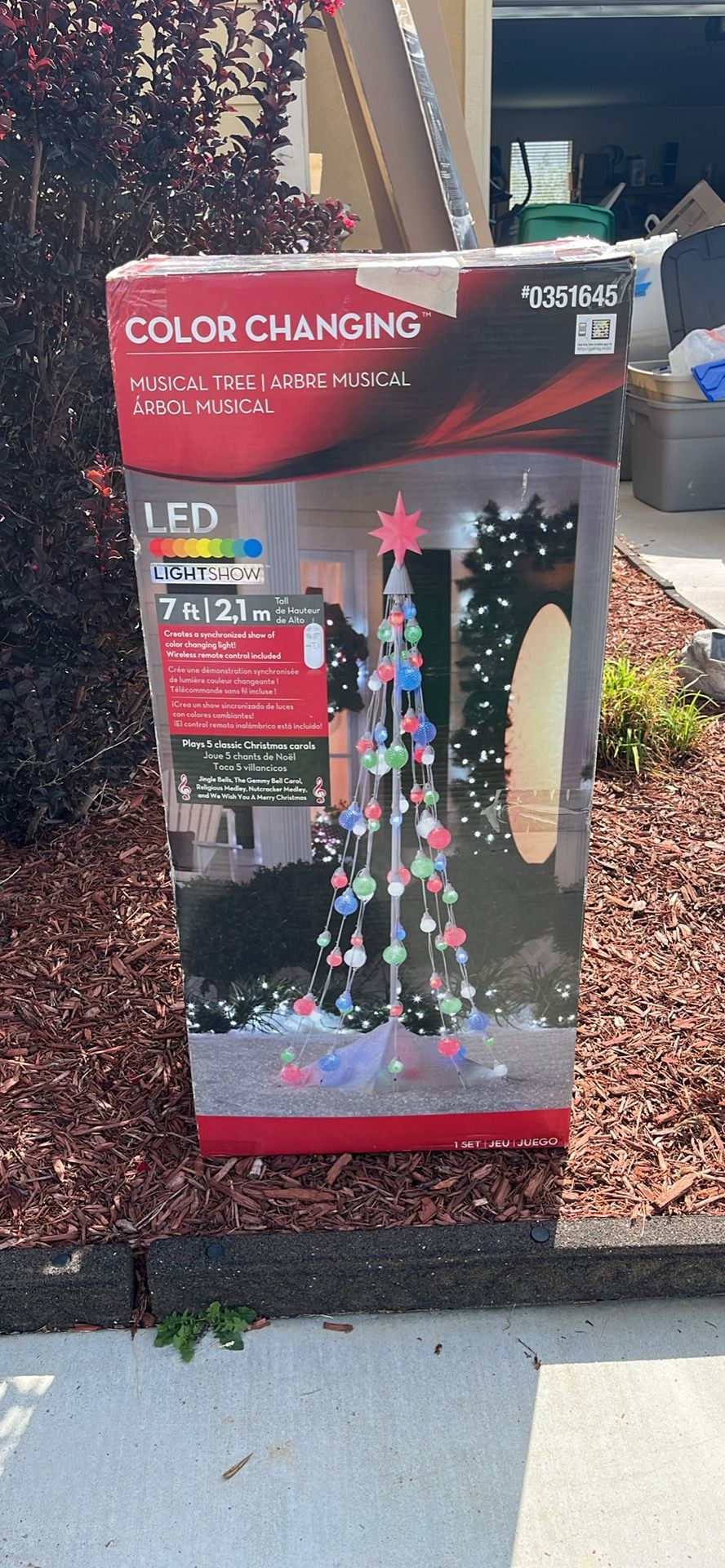 Color changing LED MUSICAL TREE