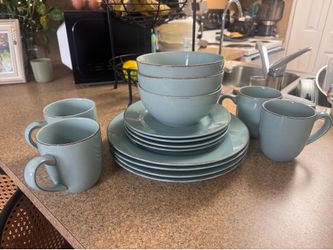 Ceramic Dinnerware Set for 4
