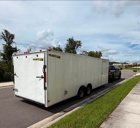 26ft Enclosed Trailer / with Ac
