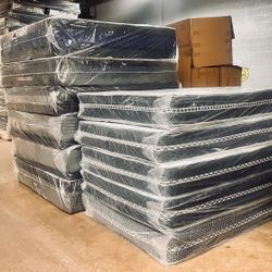 Queen Mattress ( Double Sides ) Come With Free Box Spring - Free Delivery 🚚 Today