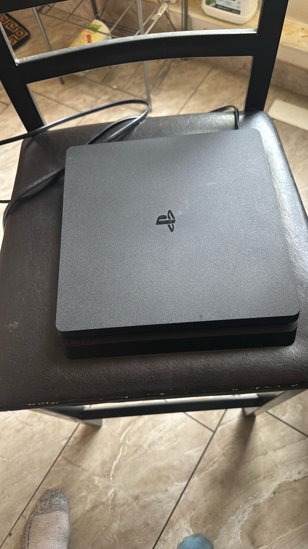 PlayStation 4 PS4 Slim Edition 500GBs