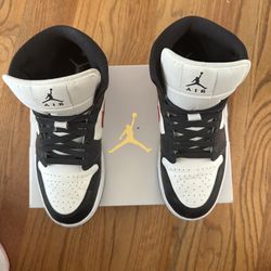 Women’s Air Jordan 1 Mid 