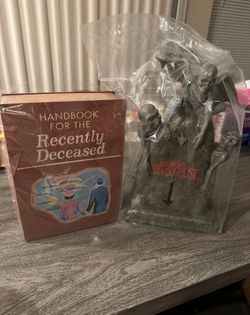 Beetlejuice Recently Deceased Handbook And Gravestone Popcorn Bucket Bundle!!