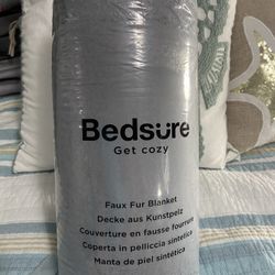 Bedsure Fuzzy Blanket
