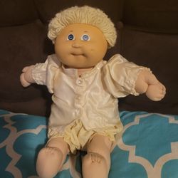 Cabbage Patch Baby In Original Diaper 16$ Obo