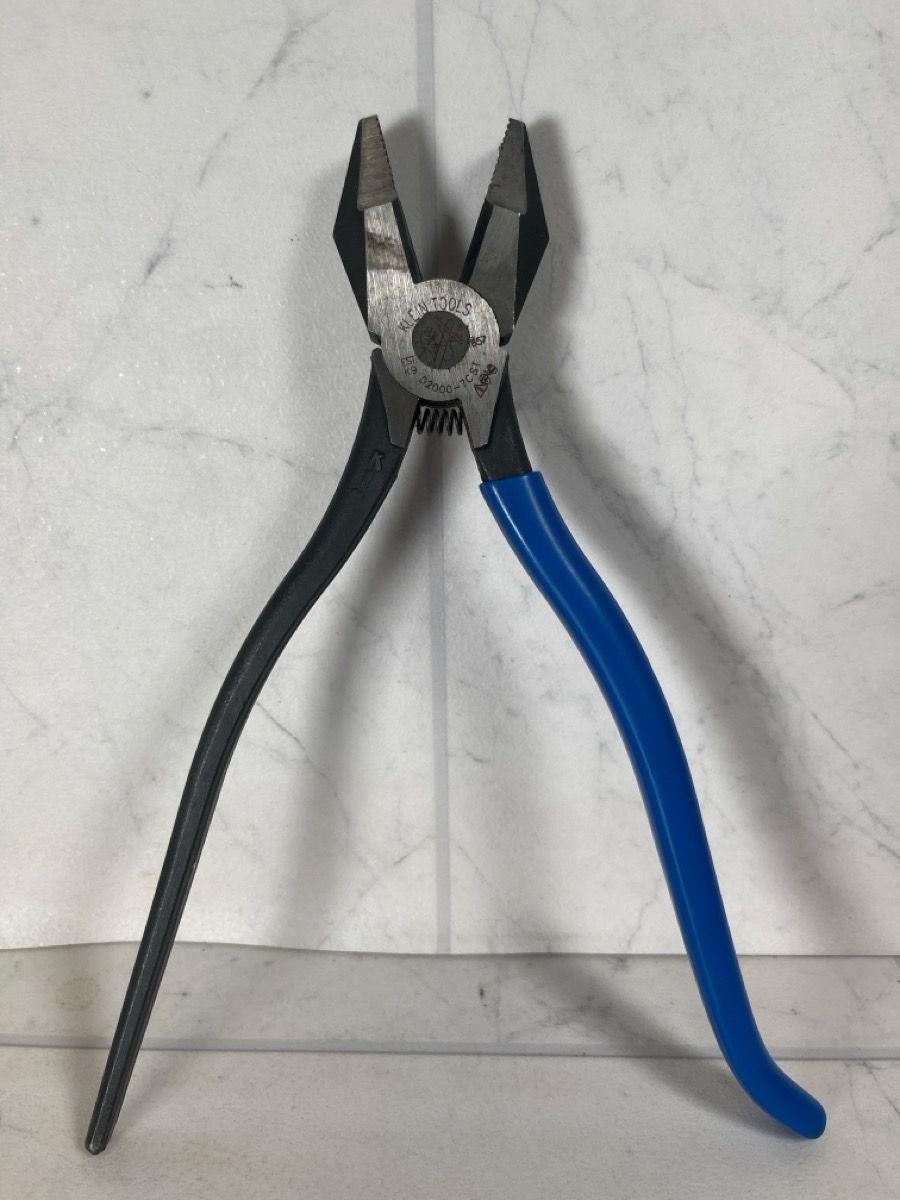 Klein Tools 9" Ironworker’s Pliers (D2000-7CST) (A1G011249)