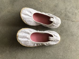 Almost new Tommy H flats