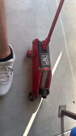 Two ton floor jack