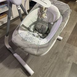 **PICK UP TODAY FOR DISCOUNTED PRICE** Anyway Sway Vibrating Portable Baby Swing (Great Condition)