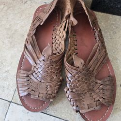 Sandles